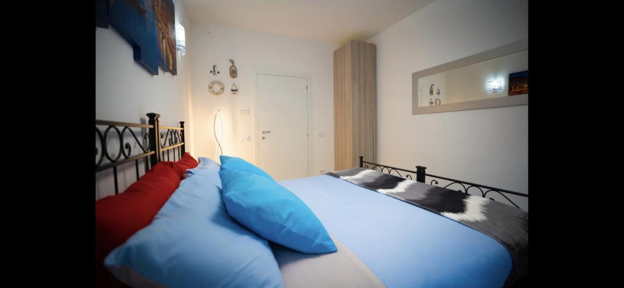 Appartamento 3 Camere Da Letto - Holiday House 2 Veneţia Exterior foto