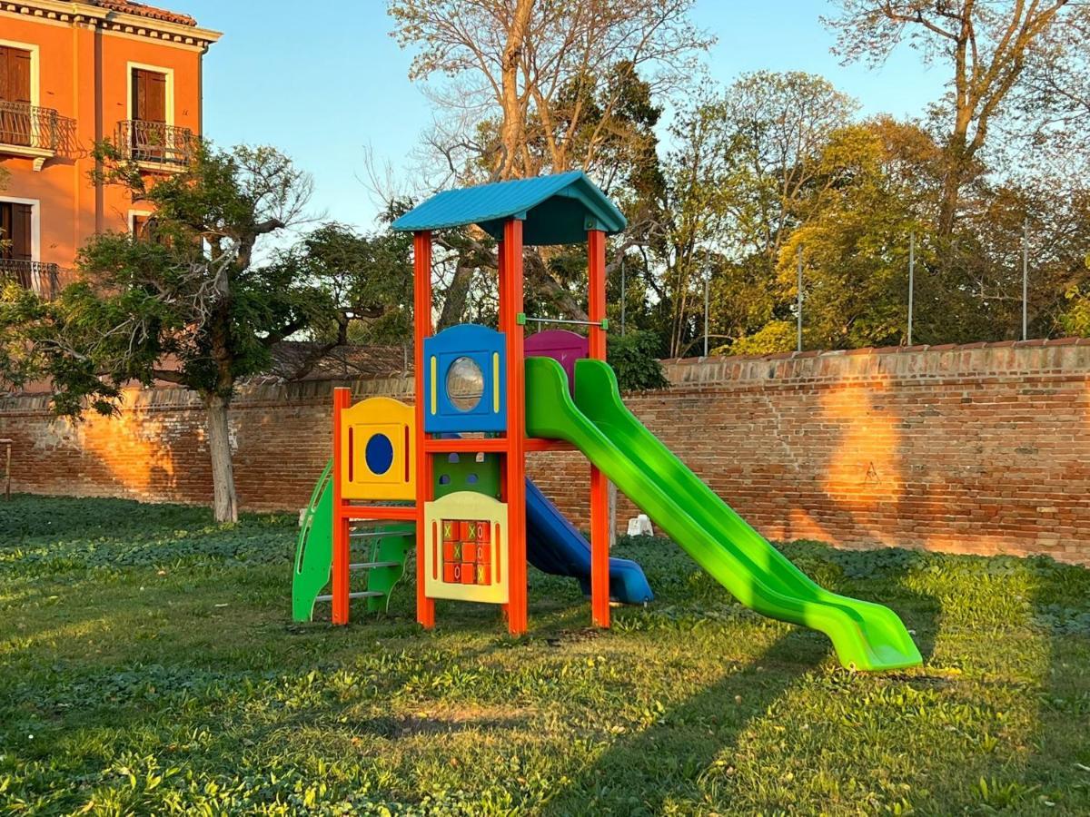 Appartamento 3 Camere Da Letto - Holiday House 2 Veneţia Exterior foto