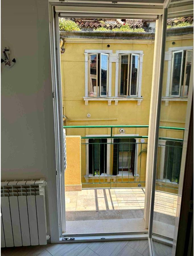 Appartamento 3 Camere Da Letto - Holiday House 2 Veneţia Exterior foto